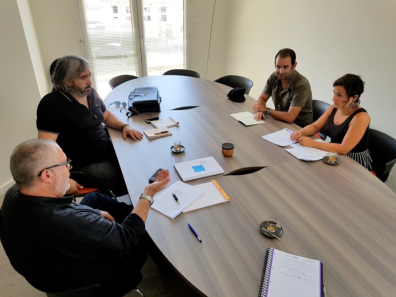 Pierre-José FILIPPUTTI, Président du SMAC, accompagné de Jean-Pierre GIANSILY, Directeur du SMAC, ont reçu Perrine Devleeshouwer et François Charrier, chercheurs à l'INRA de Corse Pierre-José FILIPPUTTI, Président du SMAC, accompagné de Jean-Pierre GIANSILY, Directeur du SMAC, ont reçu Perrine Devleeshouwer et François Charrier, chercheurs à l'INRA de Corse